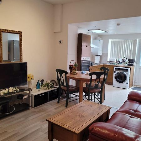 Nice Single Bedroom Near Qmc Νότιγχαμ Εξωτερικό φωτογραφία